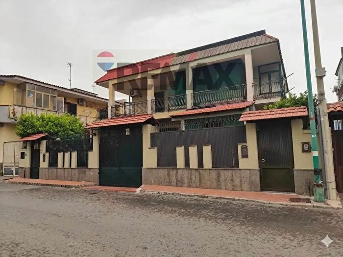Casa con 6 locali in vendita in Via Don Luigi Sturzo, Arzano