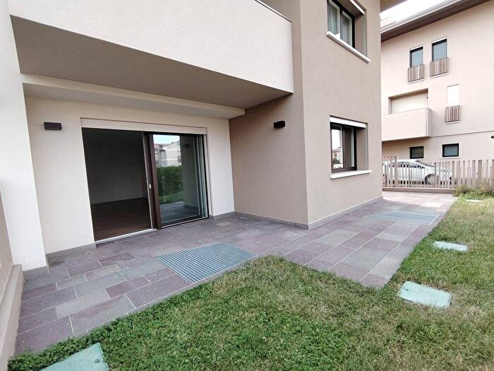 Appartamento trilocale in affitto in Via Annibale da Bassano, Centro, Bassano del Grappa