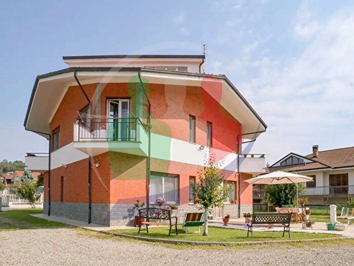 Casa con 5 locali in vendita in Via Circonvallazione, Montalenghe