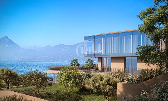 Appartamento quadrilocale in vendita in Torri Del Benaco