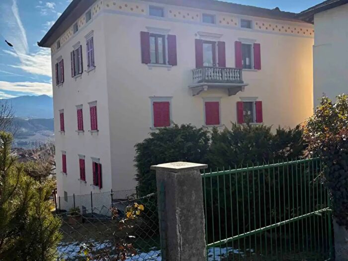 Appartamento quadrilocale in vendita in Via Doss di Pez, Cles