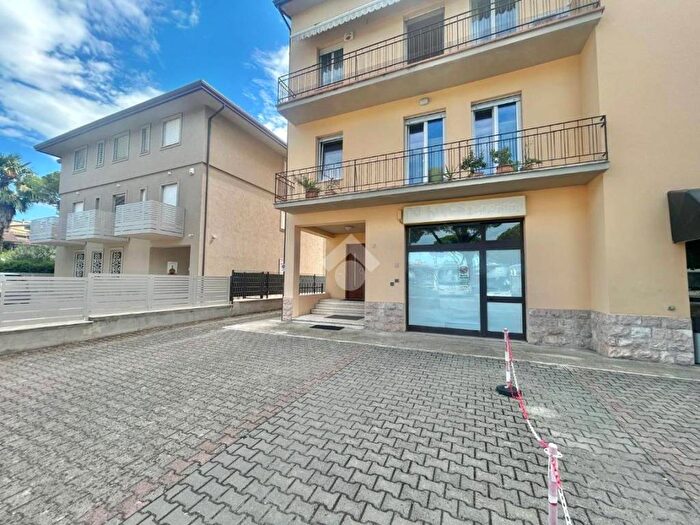 Appartamento con 5 locali in vendita in Via armando diaz, Santa Maria degli Angeli, Assisi