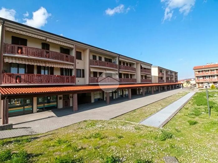 Appartamento trilocale in vendita in Via Fanti dItalia, Langhirano