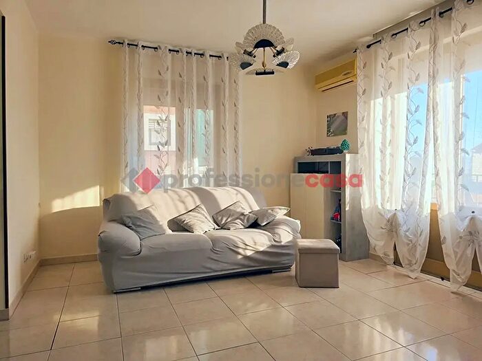 Appartamento quadrilocale in vendita in Via Francesco Crispi, Catania