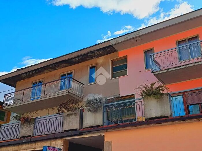 Appartamento trilocale in vendita in Via Don Cesare Scala, Brentino Belluno