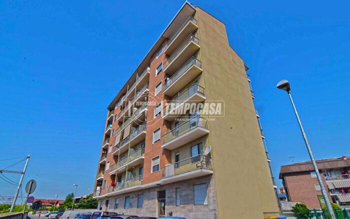 Appartamento trilocale in vendita in Via Primo Maggio, Brandizzo