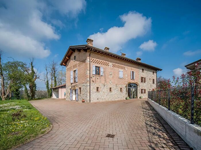 Casa con 7 locali in vendita in Romesino, Albinea