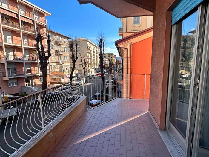 Appartamento con 5 locali in affitto in CORSO BUENOS AIRES, Centro, Lavagna