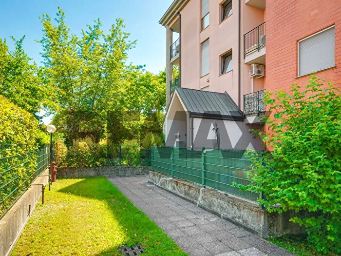 Appartamento trilocale in vendita in Via Savona Bis, Busto Arsizio