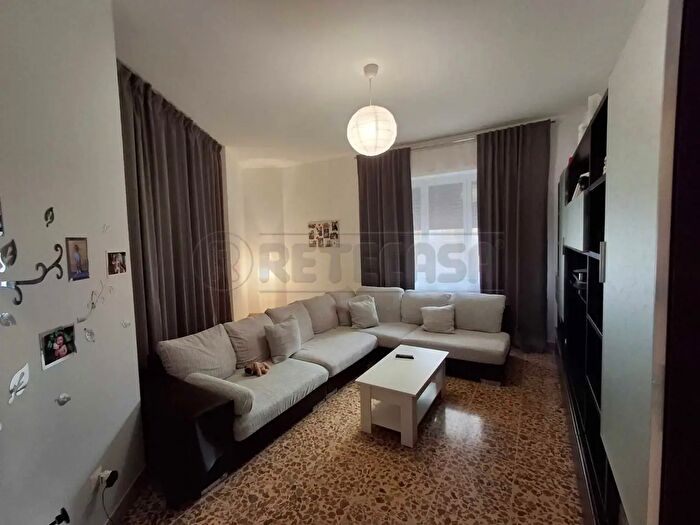 Appartamento con 6 locali in vendita in Via Padova, Siracusa