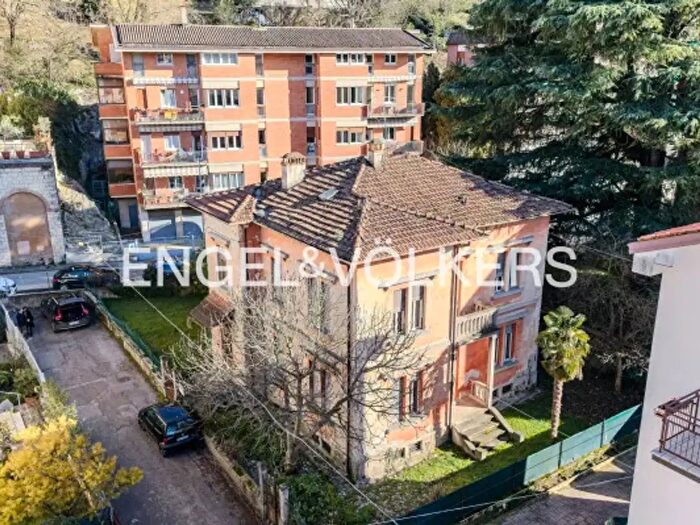 Casa con 6 locali in vendita in Via Marsala, Verona