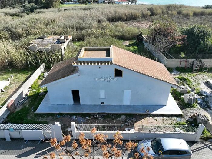 Casa quadrilocale in vendita in Pozzallo