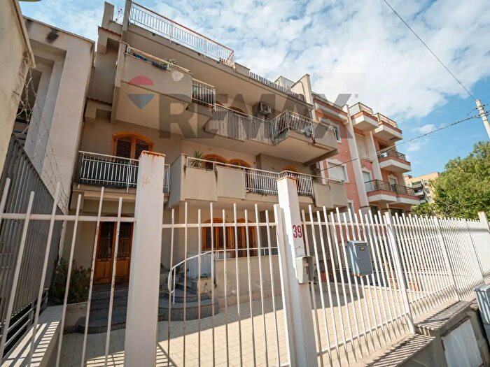 Appartamento con 5 locali in vendita in Via Monsignore Filippo Arena, Bagheria