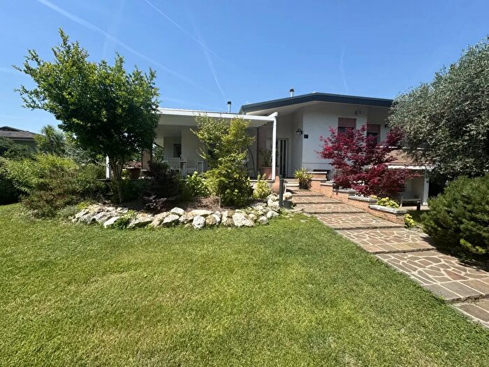 Casa con 7 locali in vendita in Via Paradisi, Fiesso D'Artico
