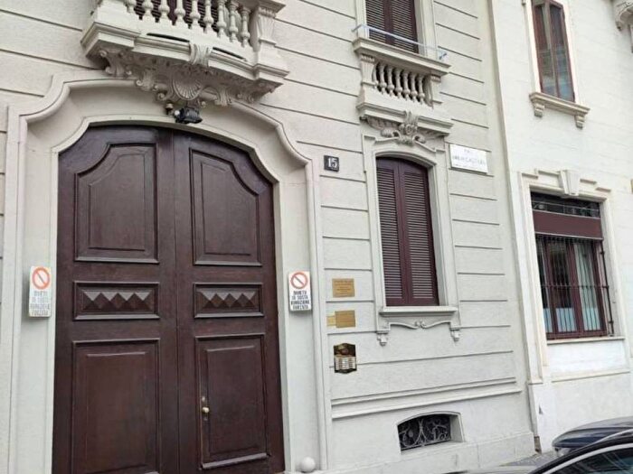 Appartamento trilocale in affitto in Viale Emilio Caldara, Quadronno Crocetta, Milano