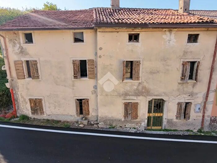 Casa con 8 locali in vendita in Via Canovi, Badia Calavena