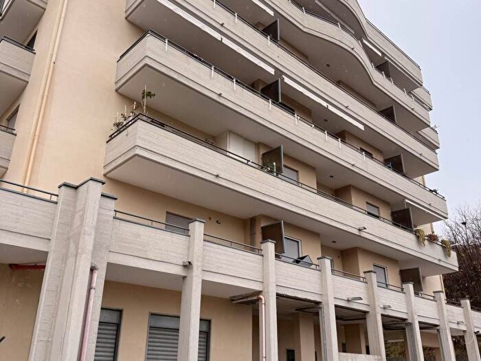 Appartamento bilocale in affitto in VIA PIEGOLELLE, Casa Manzo Giovi, Salerno