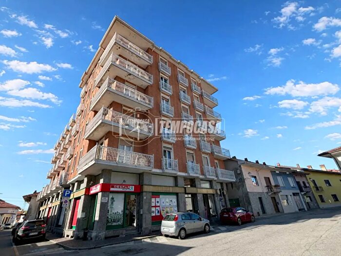 Appartamento quadrilocale in vendita in Piazza Cavour, Cigliano