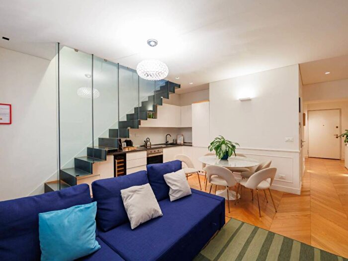 Appartamento trilocale in affitto in Via Giuseppe Luigi Lagrange, Via Roma, Torino