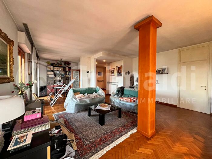 Appartamento con 7 locali in vendita in Via Lenin, Corciano