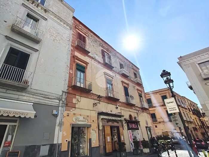 Appartamento trilocale in vendita in Via Largo Santissimo, Torre Del Greco