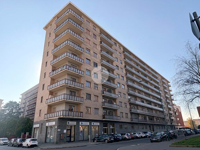 Appartamento bilocale in vendita in Piazza Ruggero Bonghi, Torino