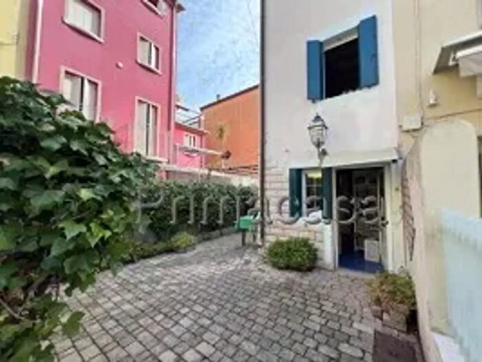 Casa trilocale in vendita in Via Sottomarina, Chioggia