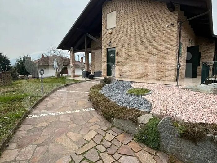 Casa con 8 locali in vendita in Via Pianezza, Givoletto