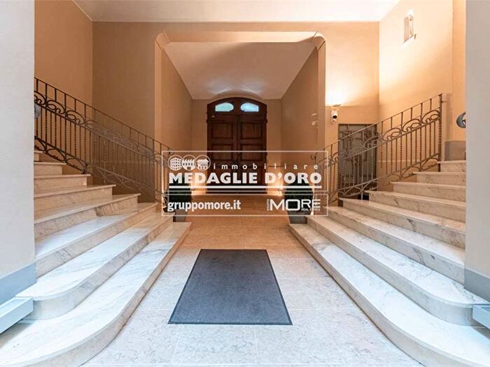 Appartamento con 6 locali in vendita in adze viale Muratori, Viali, Modena