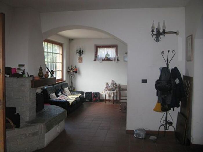 Casa con 6 locali in vendita in Esino a, Castelbellino