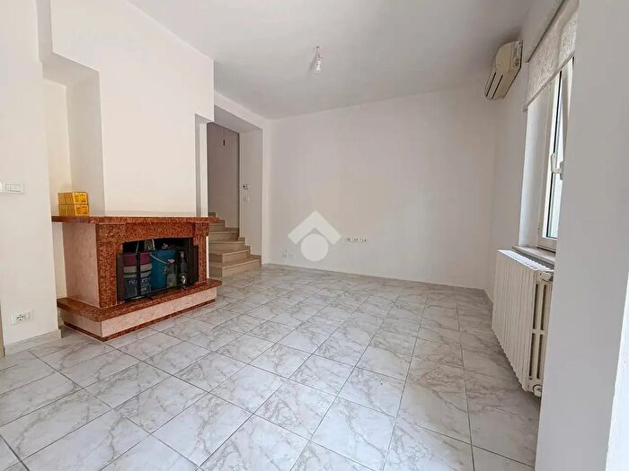 Casa trilocale in vendita in Via dei Fiori, Pianella