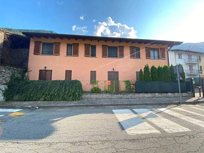 Appartamento bilocale in affitto in Via Valeriana, Delebio