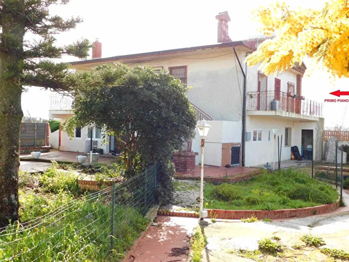 Appartamento con 8 locali in vendita in Contrada Puntarazzi, Ragusa