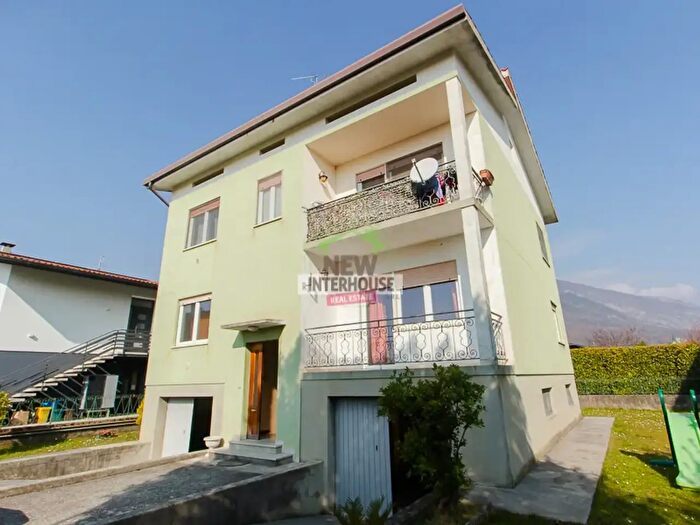 Appartamento con 11 locali in vendita in Via Padre Marco d'Aviano, Maniago
