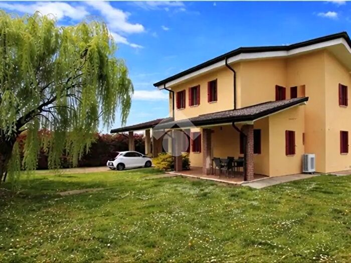 Casa con 5 locali in vendita in Roncade