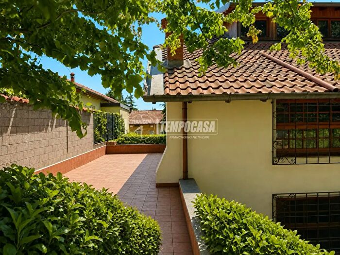 Casa in vendita in Montevecchia