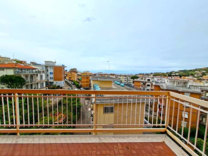 Appartamento quadrilocale in affitto in Via Atratina, Gaeta