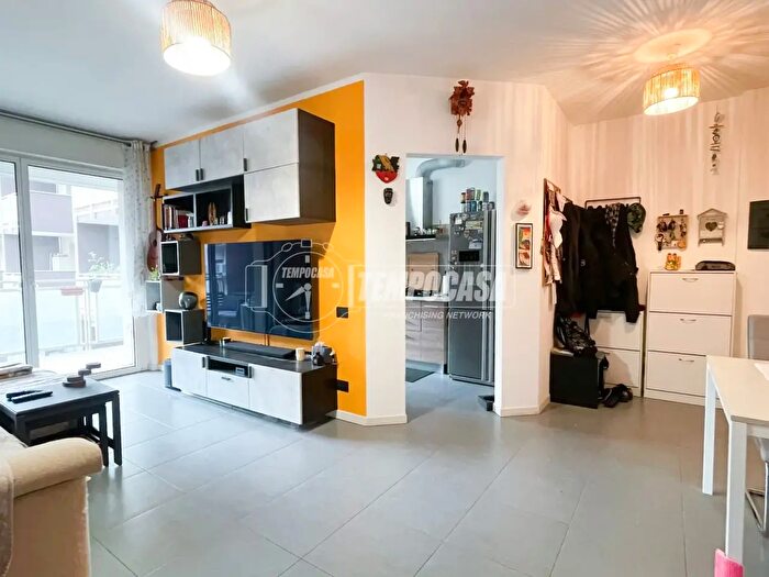 Appartamento trilocale in vendita in Via Caduti di Marcinelle, Milano