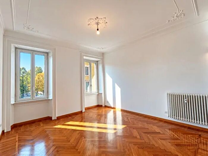 Appartamento trilocale in affitto in Via George Washington, Milano
