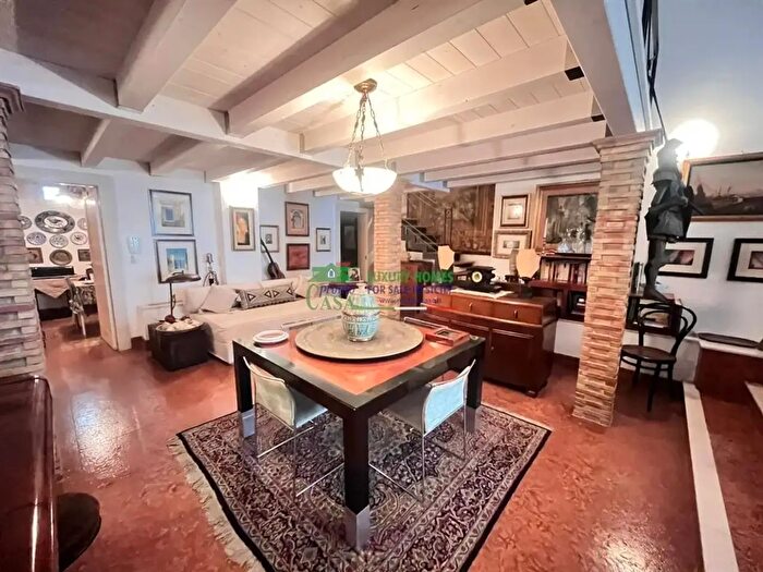 Casa con 7 locali in vendita in Via XXIV Maggio, Comiso