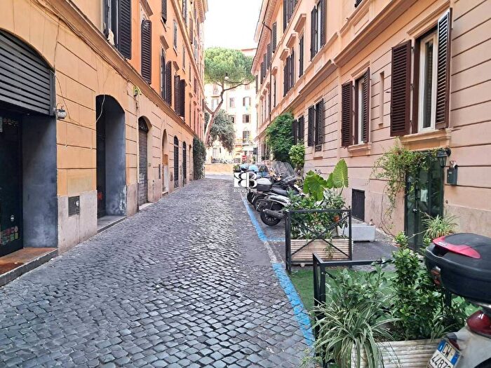 Appartamento bilocale in affitto in Borgo Pio, Borgo, Roma