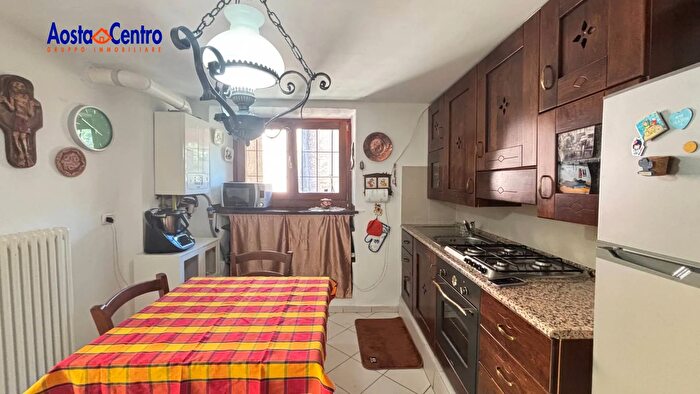 Casa bilocale in vendita in Via Risorgimento, Nus