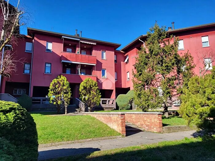 Appartamento trilocale in vendita in Via Renata Cipriani, Besana In Brianza