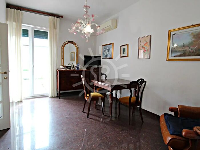 Appartamento con 5 locali in vendita in Via Carlo Zucchi, Bologna