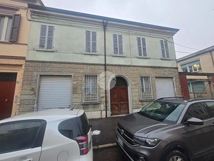 Casa con 7 locali in vendita in Via Giovanni Amendola, Lugo