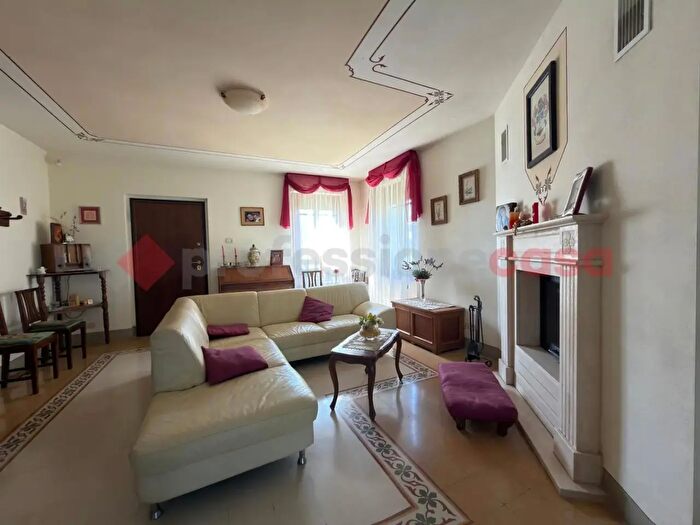 Casa con 8 locali in vendita in Viciomaggio Via del Sodo, Civitella In Val Di Chiana