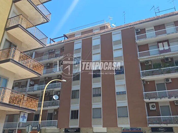 Appartamento quadrilocale in vendita in Via Carlo Amirante, Soverato
