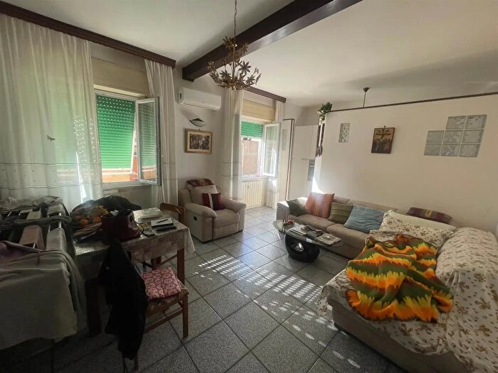 Appartamento trilocale in vendita in Campiglia Marittima