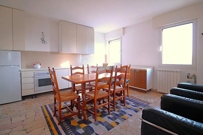 Appartamento trilocale in vendita in Via Trieste, Venezia