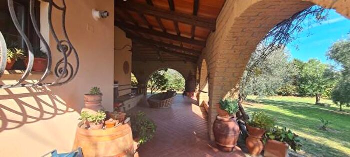 Casa con 6 locali in vendita in Piombino